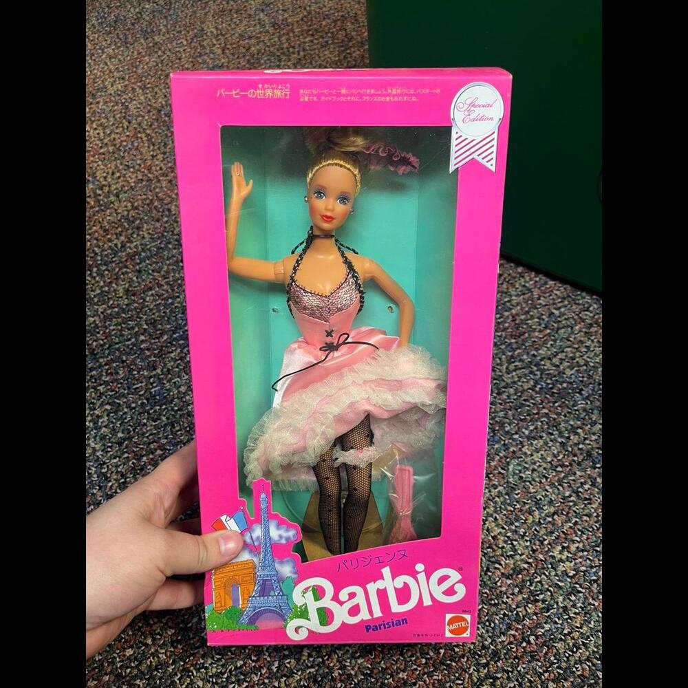 Barbie Doll RARE FOREIGN EDITION Parisian 1990 9843 Dolls Of The World